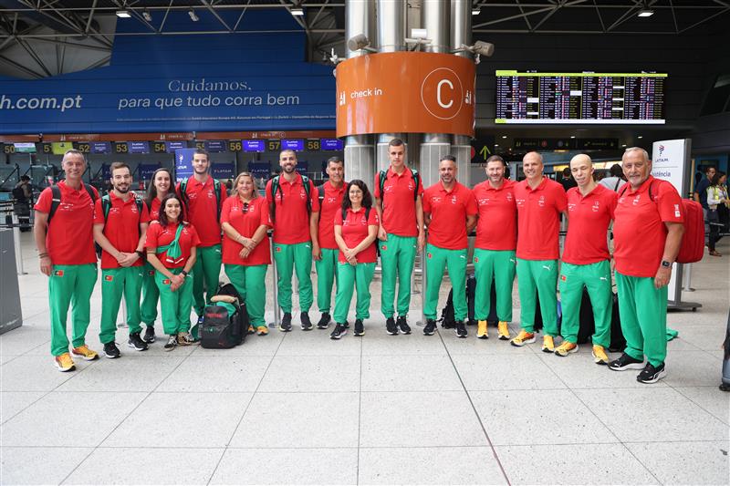 Seleção Nacional de Natação a caminho de Singapura para competir nos Mundiais