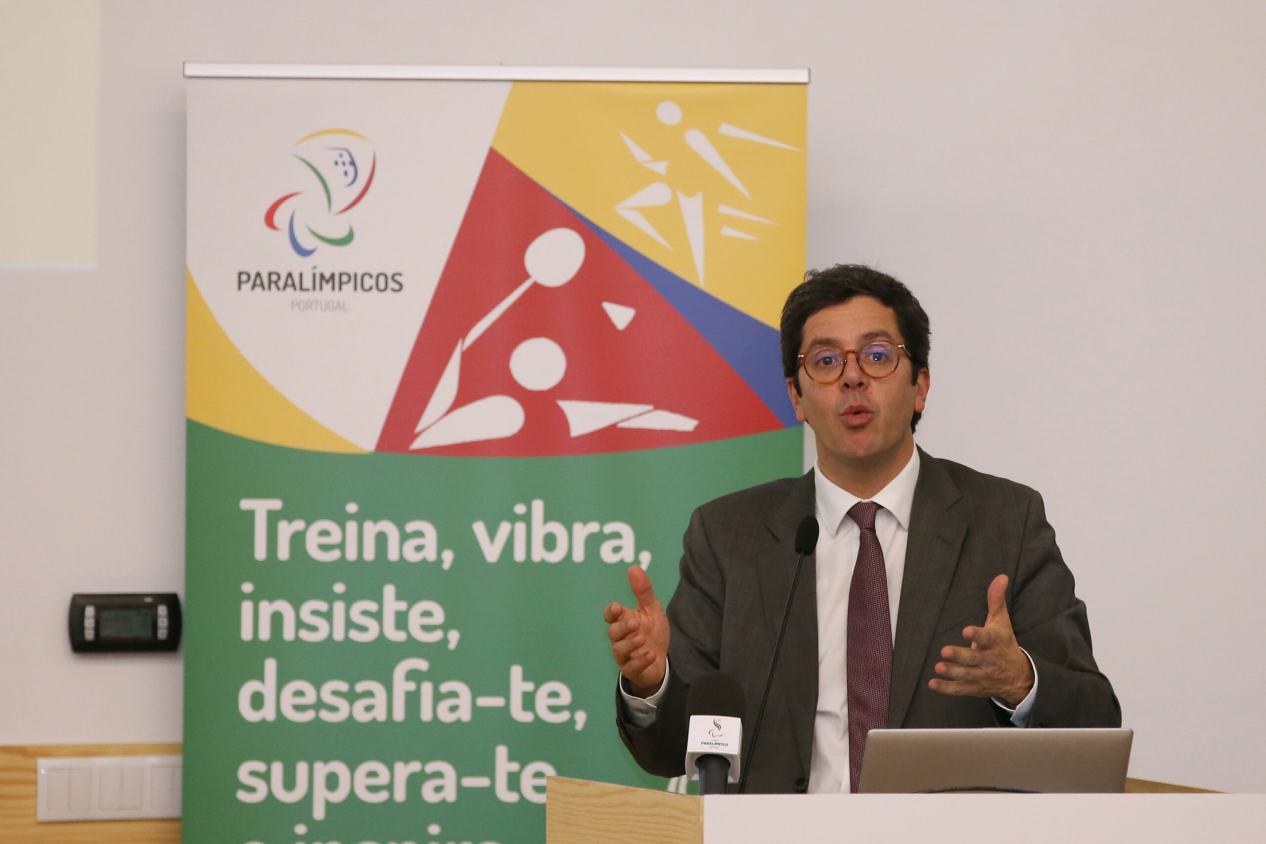 Secretário de Estado da Juventude e Desporto aponta “caminho de retoma gradual de atividade”