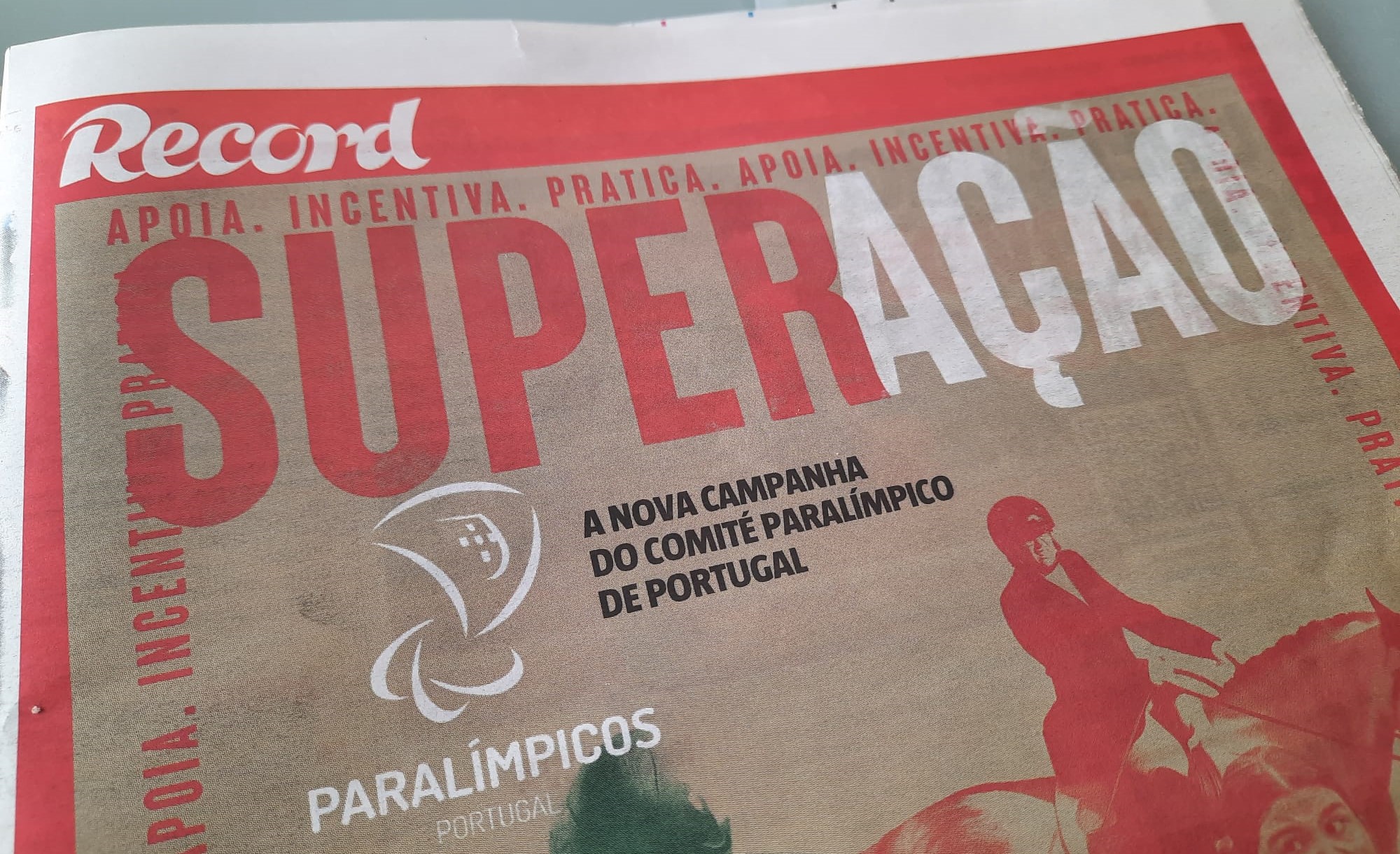 Suplemento SuperAção no jornal Record