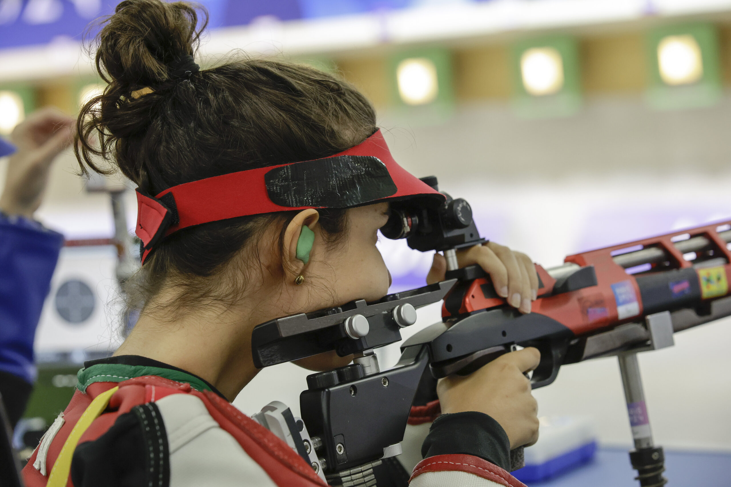 Margarida Lapa e Beatriz Monteiro com diplomas paralímpicos
