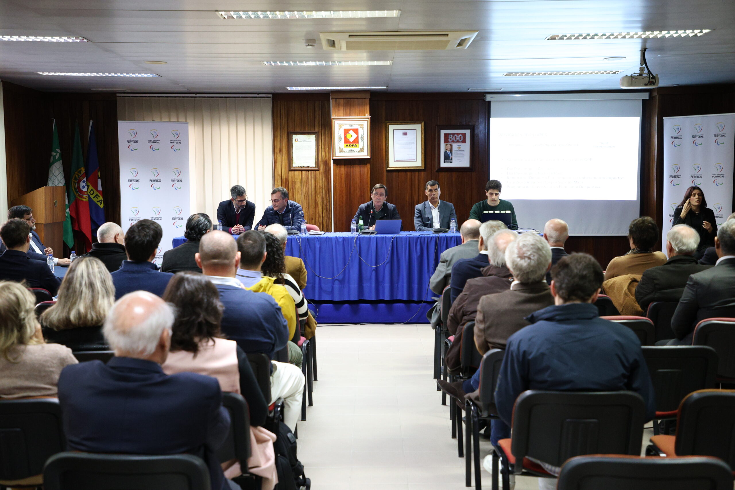 Relatório de Atividades e Contas aprovado por unanimidade